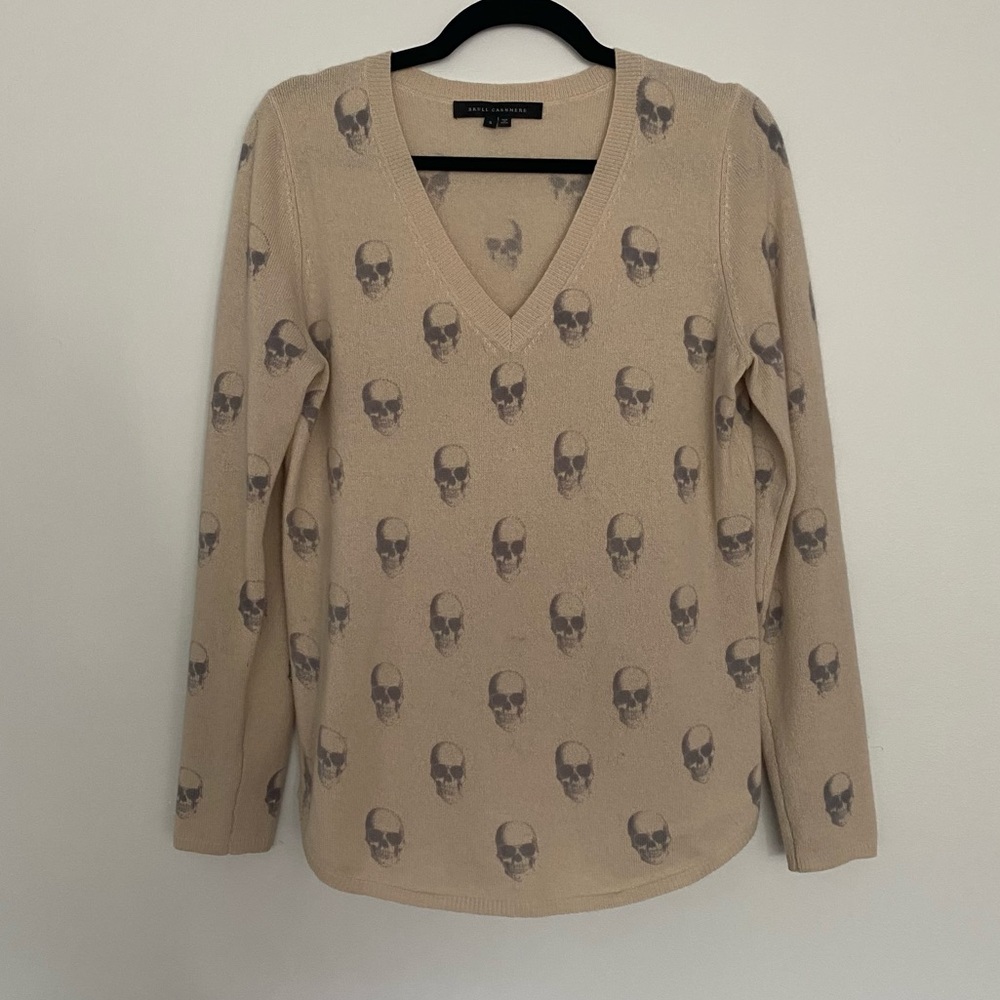 Skull Cashmere Cream & Charcoal 100% cashmere v neck sweater size small